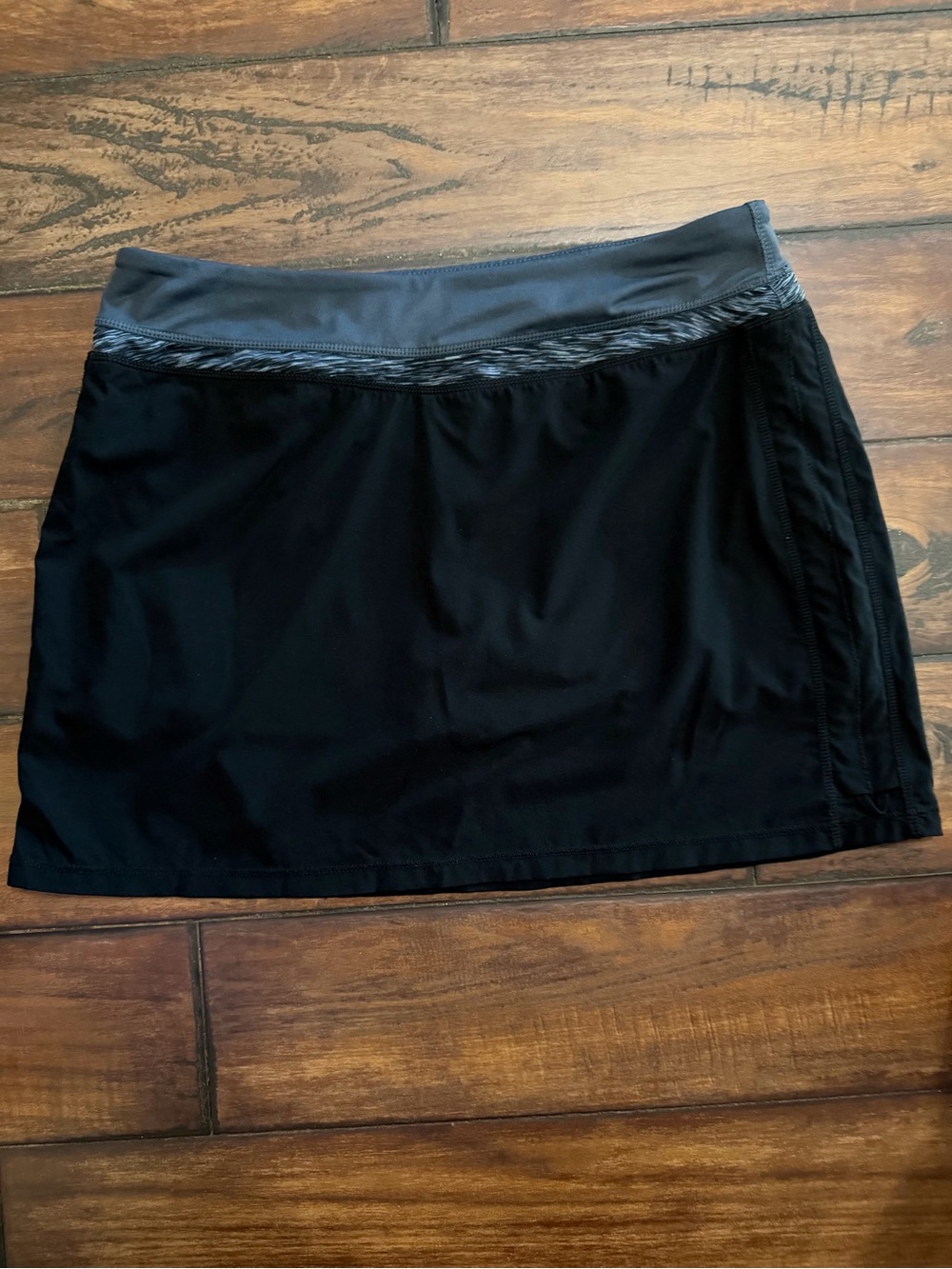 Tangerine Like New Black Skort with Gray Waistband